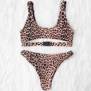 ❤️SALE❤️ Brown leopard buckle cheeky bikini set